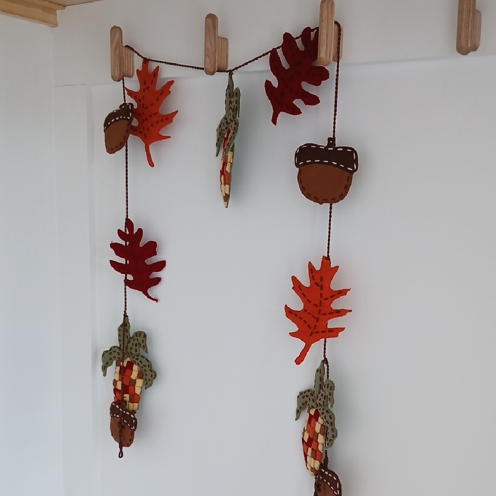 Felt Autumn Hanging Garland 6' Leaves Acorns Corn Orange Brown Green Red Yellow